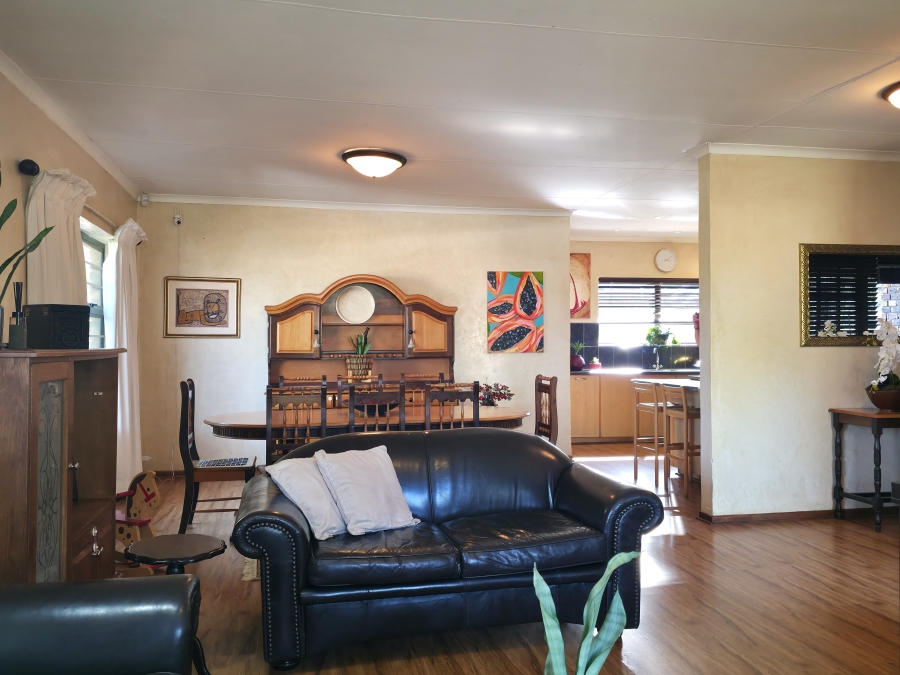 4 Bedroom Property for Sale in Wavecrest Eastern Cape